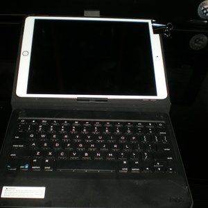 I Pad Pro 256 MB Memory with Case & Keypad
